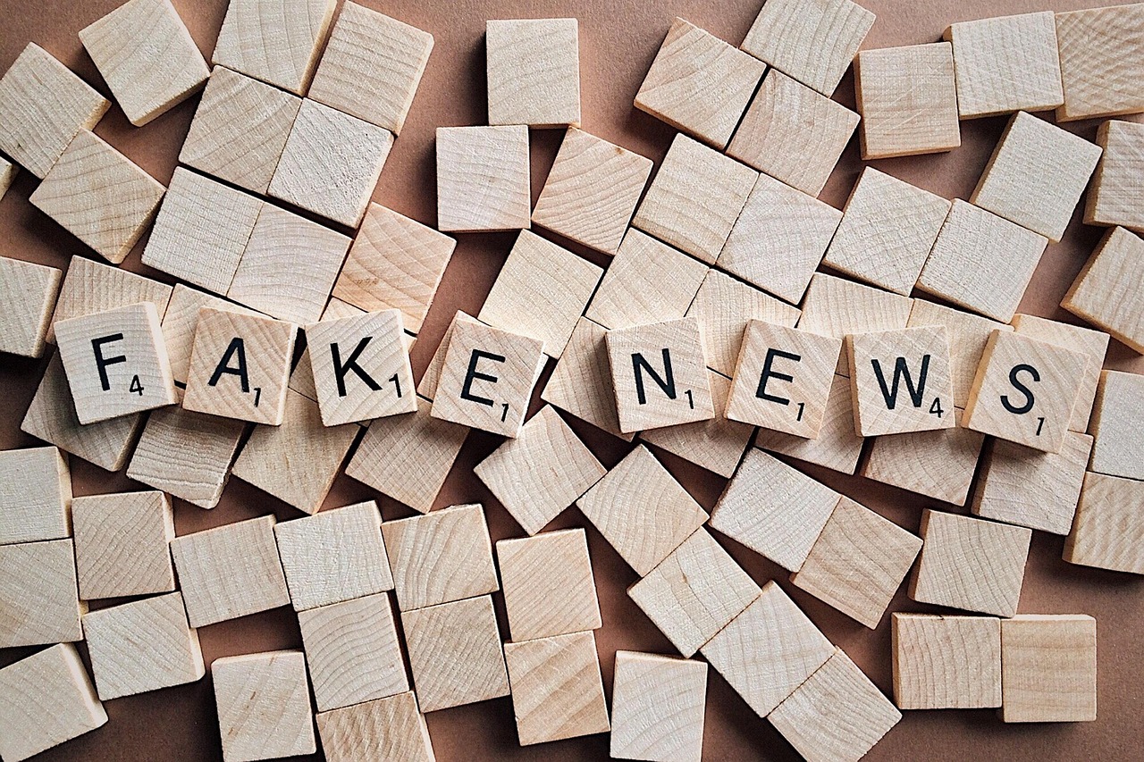 Stakeholder Communication and Risk Reporting