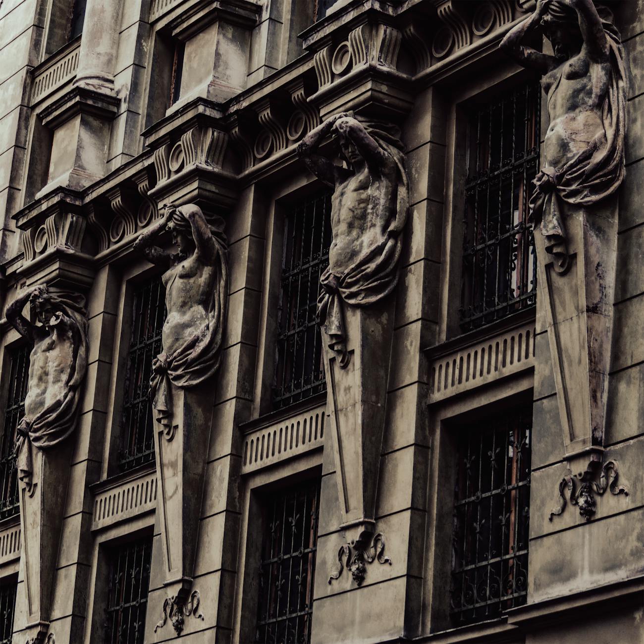 Legal Analysis in Contract Management